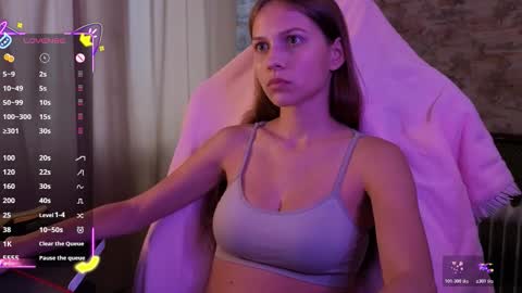 Snapshot of small_emma0 chatting on 12.04.25 Emma online show from 12.04.25