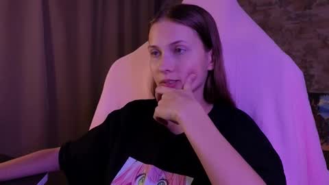 Snapshot of small_emma0 chatting on 01.11.26 Emma online show from 01.11.26