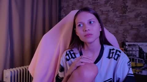 Snapshot of small_emma0 chatting on 03.05.26 Emma online show from 03.05.26