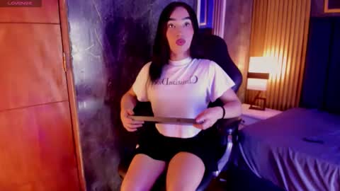 Small Hot19 online show from 04.22.26