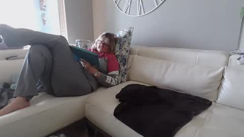 Snapshot of smallpenisbigtongue chatting on 01.05.25 Daddy online show from 01.05.25