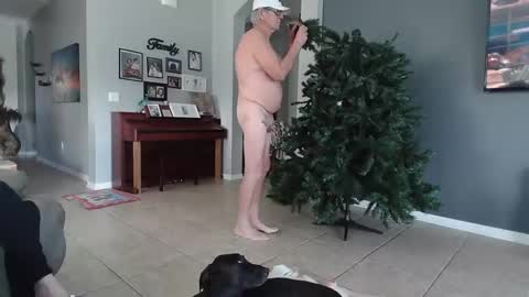 Snapshot of smallpenisbigtongue chatting on 01.05.25 Daddy online show from 01.05.25