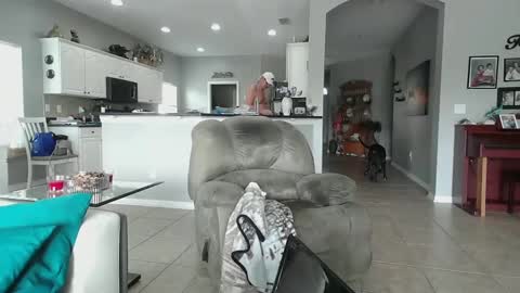 Snapshot of smallpenisbigtongue chatting on 02.02.25 Daddy online show from 02.02.25