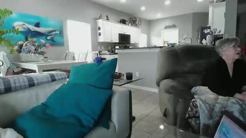 Snapshot of smallpenisbigtongue chatting on 02.02.25 Daddy online show from 02.02.25