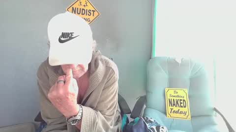 Snapshot of smallpenisbigtongue chatting on 02.04.25 Daddy online show from 02.04.25