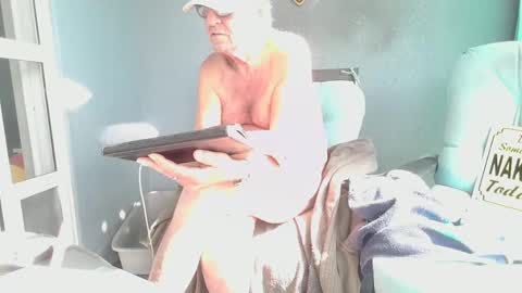 Snapshot of smallpenisbigtongue chatting on 02.05.25 Daddy online show from 02.05.25