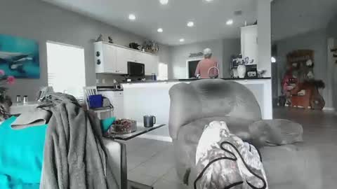 Snapshot of smallpenisbigtongue chatting on 02.16.25 Daddy online show from 02.16.25