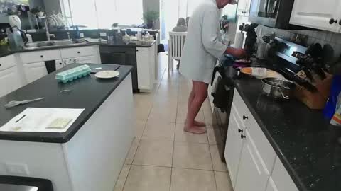 Snapshot of smallpenisbigtongue chatting on 02.17.25 Daddy online show from 02.17.25