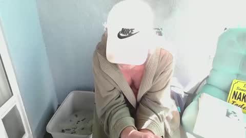 Snapshot of smallpenisbigtongue chatting on 02.18.25 Daddy online show from 02.18.25