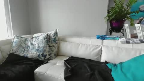 Snapshot of smallpenisbigtongue chatting on 02.27.25 Daddy online show from 02.27.25