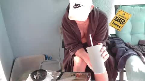 Snapshot of smallpenisbigtongue chatting on 12.05.25 Daddy online show from 12.05.25