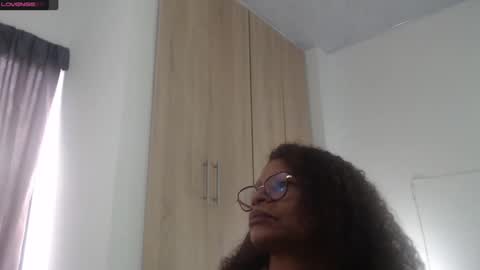 Snapshot of smilet_milf chatting on 12.23.24 Smileth online show from 12.23.24