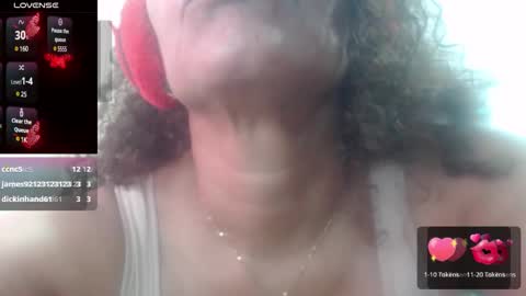 Snapshot of smilet_milf chatting on 01.02.25 Smileth online show from 01.02.25