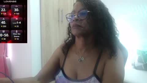 Snapshot of smilet_milf chatting on 01.03.25 Smileth online show from 01.03.25