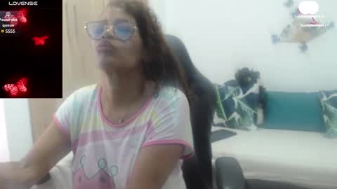 Snapshot of smilet_milf chatting on 02.08.25 Smileth online show from 02.08.25