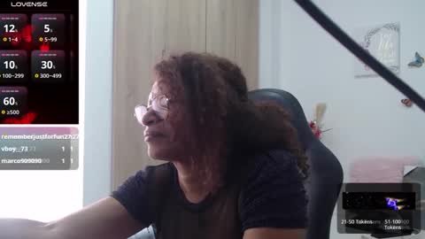 Snapshot of smilet_milf chatting on 02.23.25 Smileth online show from 02.23.25