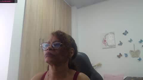 Snapshot of smilet_milf chatting on 03.01.25 Smileth online show from 03.01.25