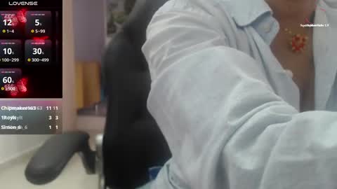 Snapshot of smilet_milf chatting on 03.10.25 Smileth online show from 03.10.25