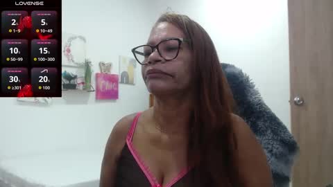Snapshot of smilet_milf chatting on 09.14.25 Smileth online show from 09.14.25