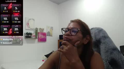 Snapshot of smilet_milf chatting on 09.24.25 Smileth online show from 09.24.25
