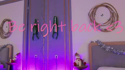 Snapshot of smiley_mia_ chatting on 01.10.25 Mia online show from 01.10.25