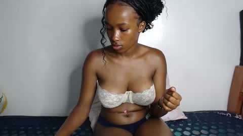 Snapshot of smilez_01 chatting on 10.31.25 lucky online show from 10.31.25