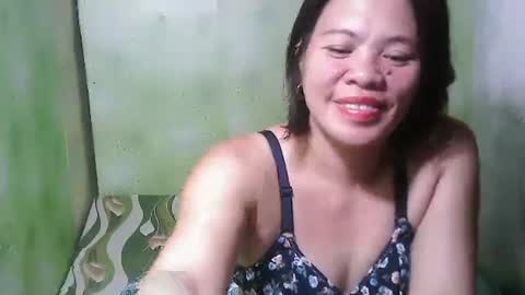 Snapshot of smilinglady27 chatting on 12.03.24 smilinglady27 online show from 12.03.24