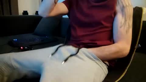 Snapshot of smokeandwatching chatting on 01.22.25 Smokeandwatching online show from 01.22.25