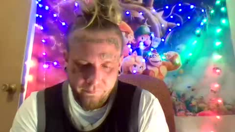 Snapshot of smokebluntafterblunt chatting on 03.11.25 smoke online show from 03.11.25