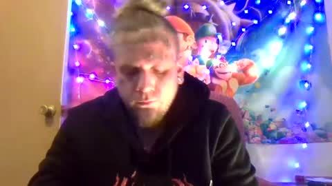 Snapshot of smokebluntafterblunt chatting on 03.12.25 smoke online show from 03.12.25