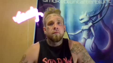 Snapshot of smokebluntafterblunt chatting on 06.19.26 smoke online show from 06.19.26