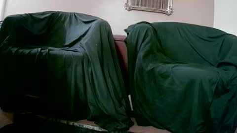 Snapshot of smokeingbitch420 chatting on 10.19.25 love bug online show from 10.19.25