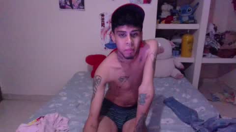 Snapshot of smoker00teddybear chatting on 01.04.25 teddy online show from 01.04.25