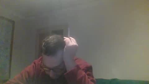 Snapshot of smokered100s chatting on 12.21.25 luca online show from 12.21.25