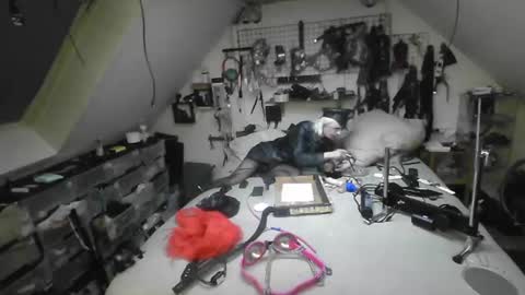 smokeslut365 online show from 02.02.25