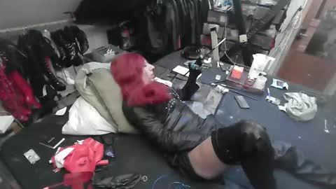 smokeslut365 online show from 09.26.25