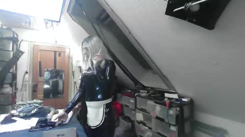 smokeslut365 online show from 09.30.25