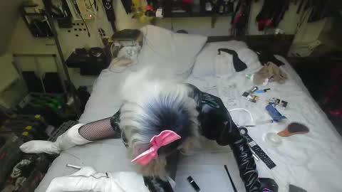 smokeslut365 online show from 10.24.25