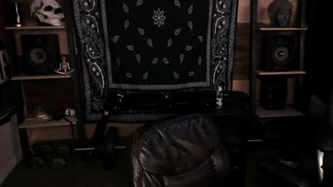 Snapshot of smokey915 chatting on 12.30.24 Smokey915 online show from 12.30.24