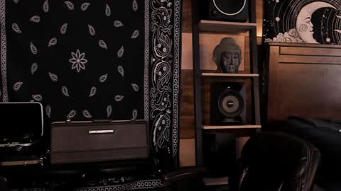 Snapshot of smokey915 chatting on 01.08.25 Smokey915 online show from 01.08.25