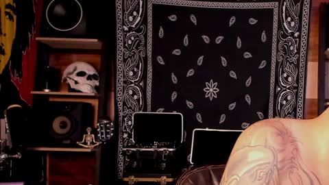 Snapshot of smokey915 chatting on 01.10.25 Smokey915 online show from 01.10.25