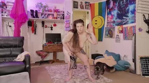 Snapshot of smokihippi chatting on 11.17.25 Big Dawg online show from 11.17.25