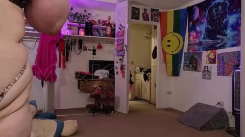 Snapshot of smokihippi chatting on 11.28.25 Big Dawg online show from 11.28.25