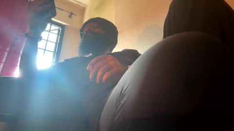 Snapshot of smokingorilla chatting on 12.15.25 smokingorilla online show from 12.15.25