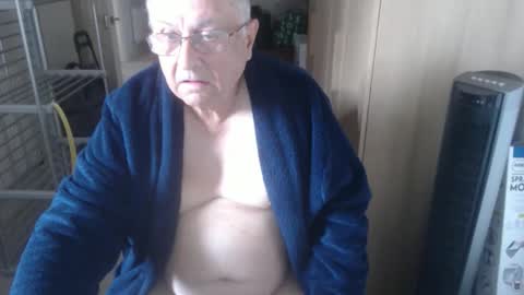 Snapshot of smoothmutton chatting on 10.02.25 smoothmutton online show from 10.02.25