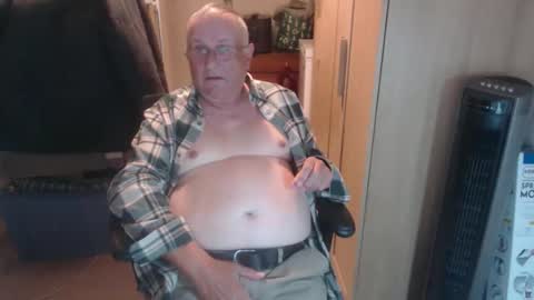 Snapshot of smoothmutton chatting on 10.07.25 smoothmutton online show from 10.07.25