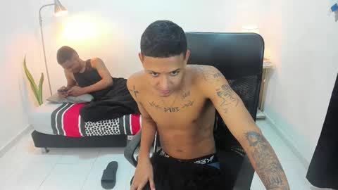 Snapshot of snak_master1 chatting on 10.17.25 snak_master1 online show from 10.17.25