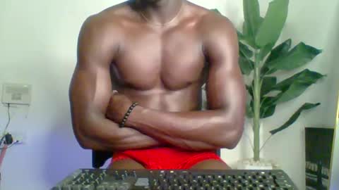 Snapshot of sneaky_link2 chatting on 09.10.25 papi online show from 09.10.25