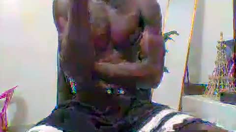 Snapshot of sneaky_link2 chatting on 09.25.25 papi online show from 09.25.25