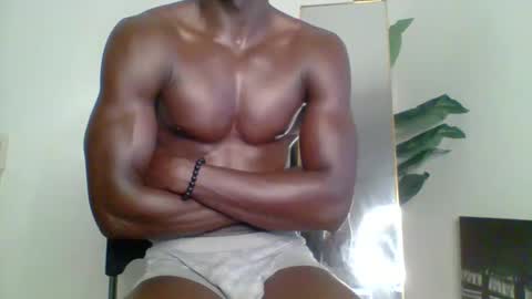 Snapshot of sneaky_link2 chatting on 09.30.25 papi online show from 09.30.25